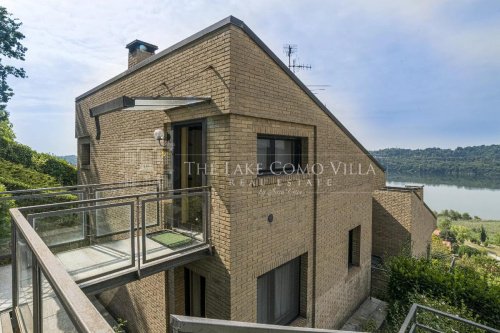 Villa a Montorfano