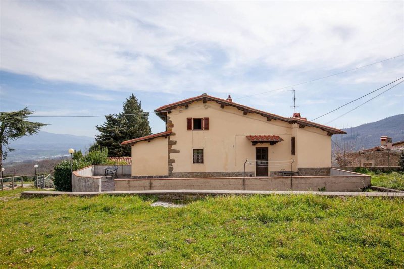 Отдельно стоящий дом в Figline e Incisa Valdarno