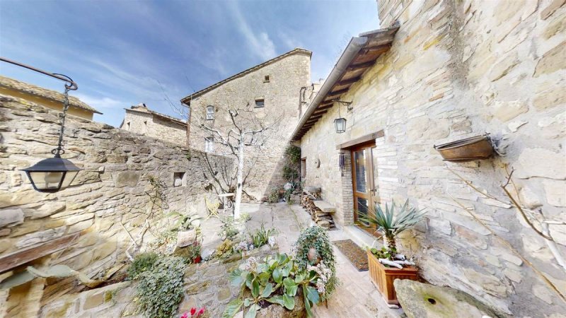 Half-vrijstaande woning in Assisi