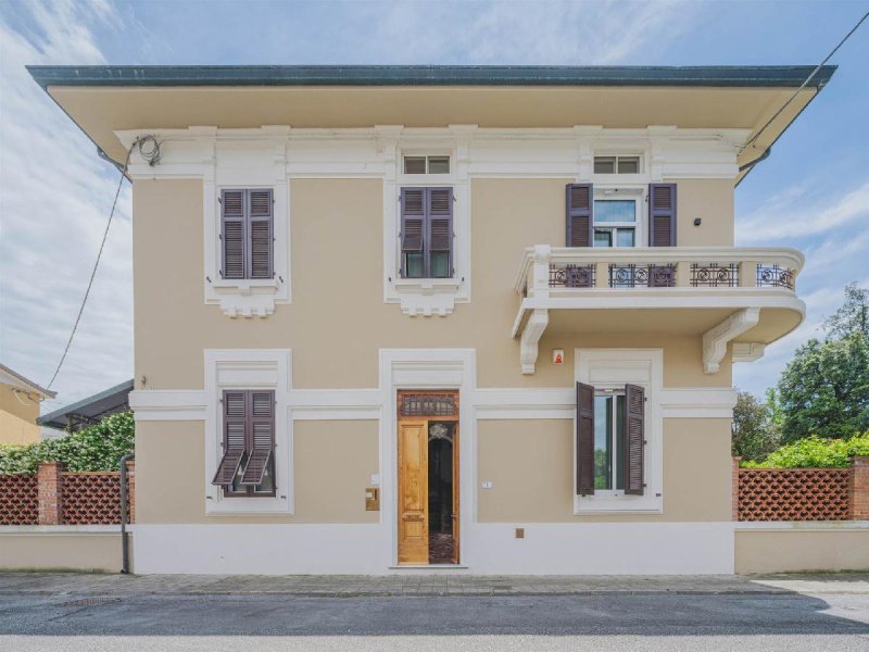 Apartamento em Viareggio