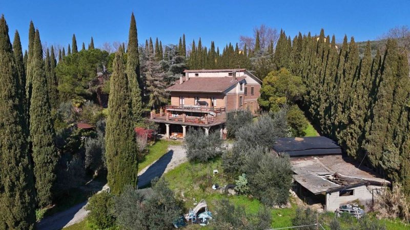Vrijstaande woning in Assisi