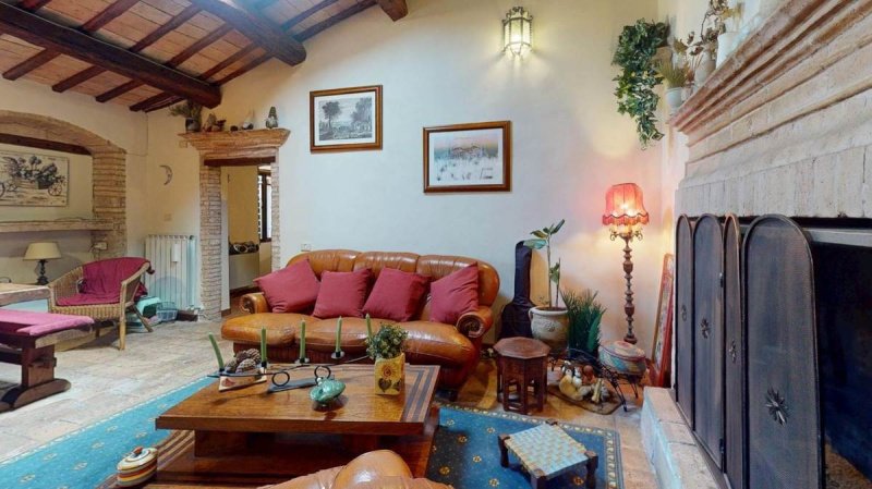 斯波莱托独栋房屋