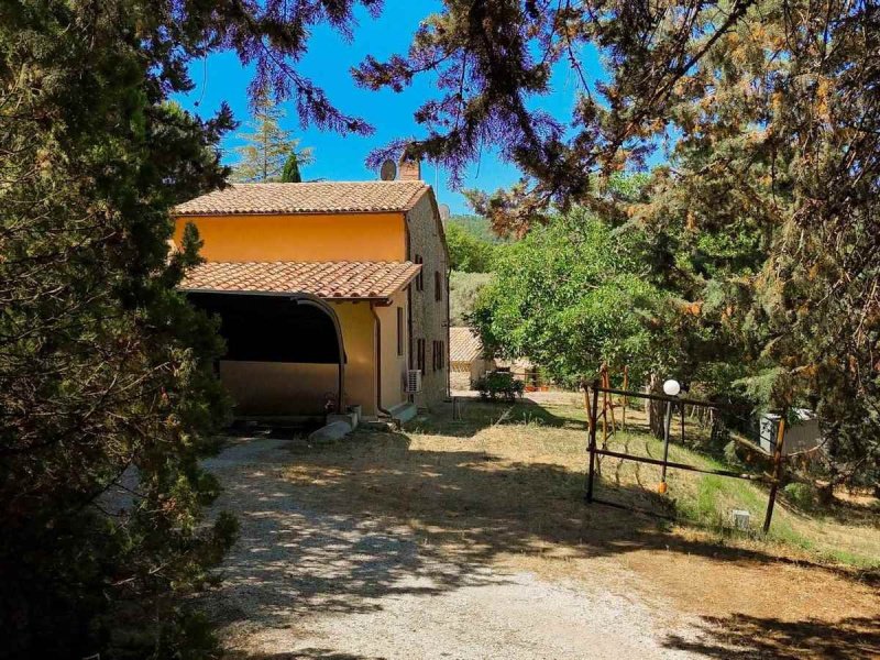 Klein huisje op het platteland in Bevagna