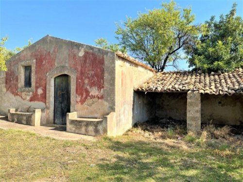 Country house in Avola