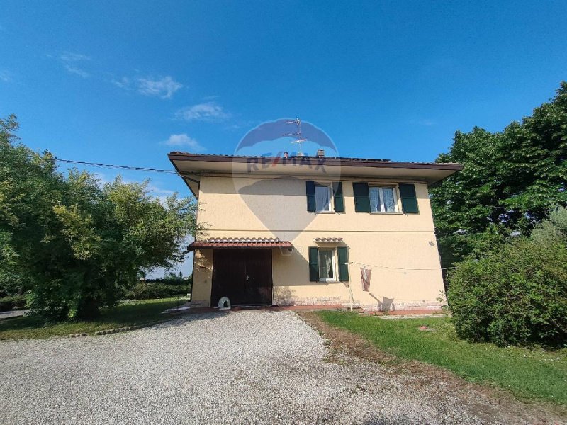 Detached house in Ostellato