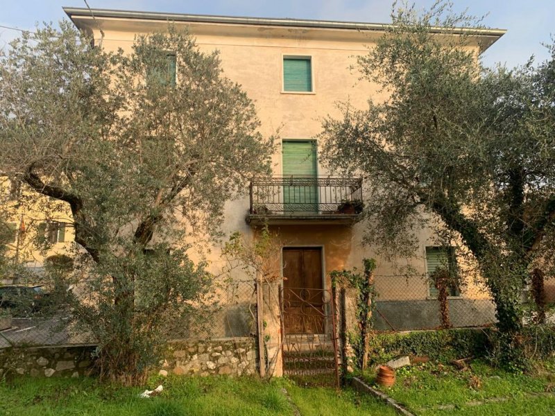 Top-to-bottom house in Costermano sul Garda