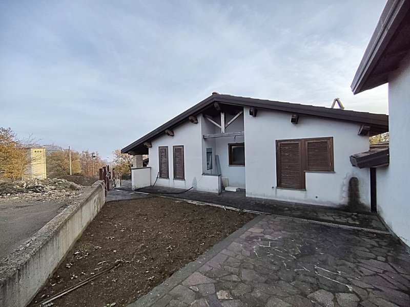 阿莱罗纳联排别墅