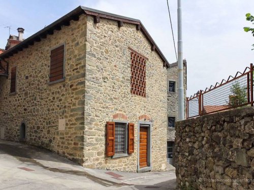 Detached house in Sillano Giuncugnano
