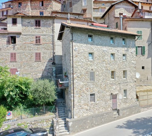 Detached house in Minucciano