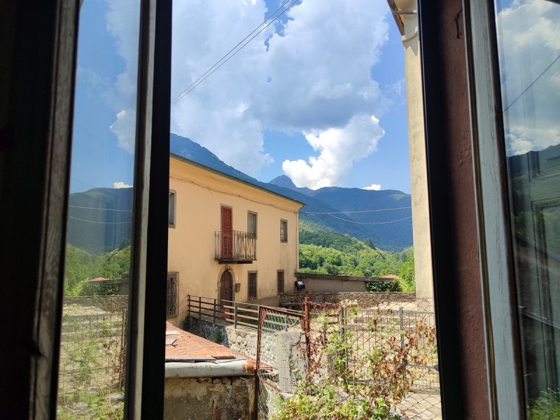 Casa semi indipendente a Minucciano
