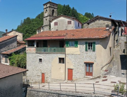 Casa semi indipendente a Minucciano