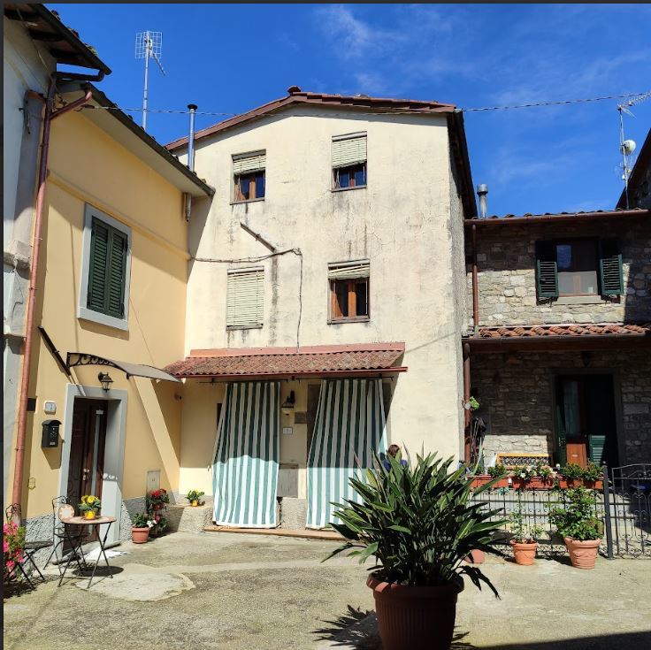 莫扎诺镇半独立房屋