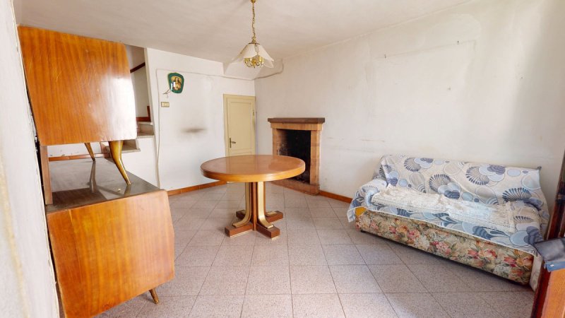 Особняк из двух квартир в Барга