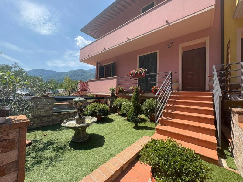 Maison mitoyenne à Gallicano