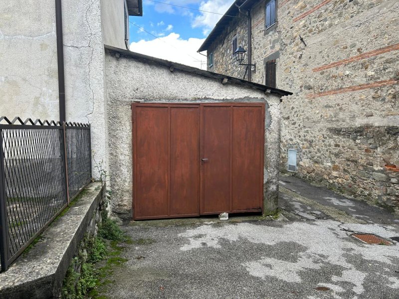 皮亚扎-阿尔塞基奥半独立房屋