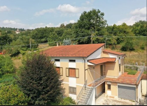 Detached house in Piazza al Serchio