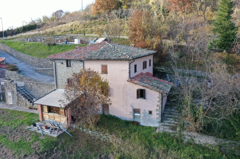 Semi-detached house in Castiglione di Garfagnana