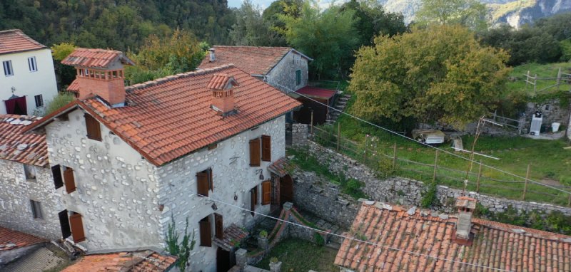 Semi-detached house in Borgo a Mozzano