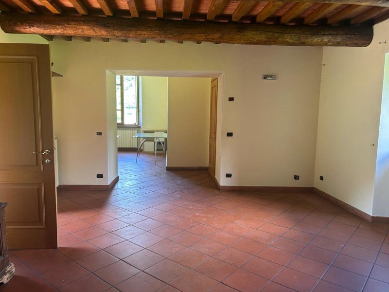 加尔法尼亚纳新堡公寓