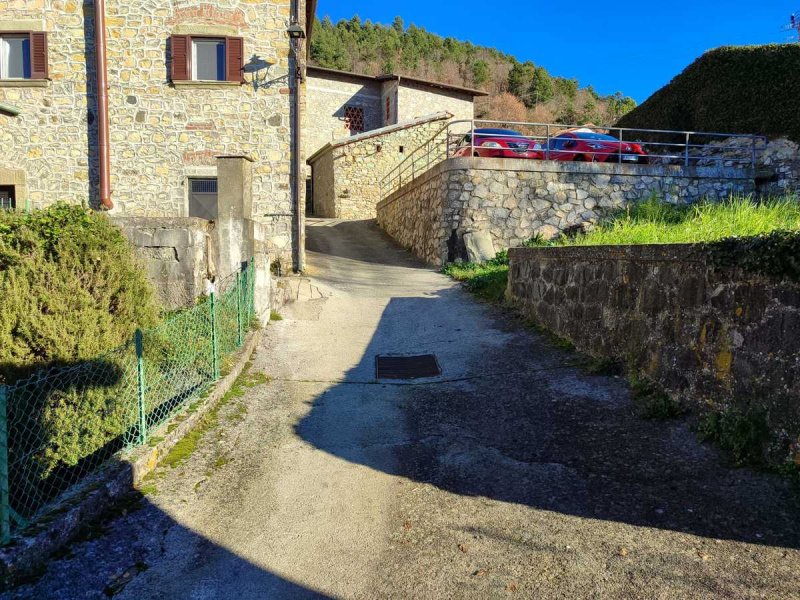 Doppelhaushälfte in Minucciano