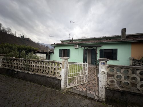 Особняк из двух квартир в Барга