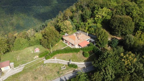 Half-vrijstaande woning in Coreglia Antelminelli