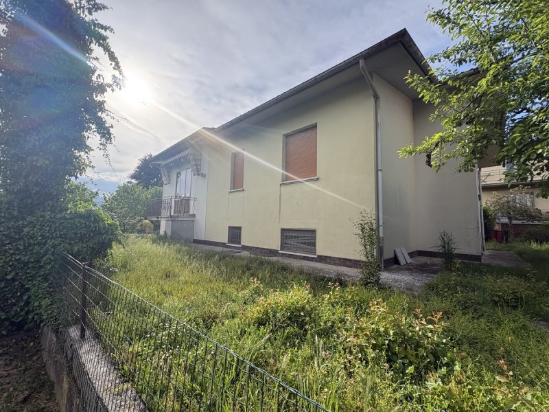 Casa indipendente a Barga