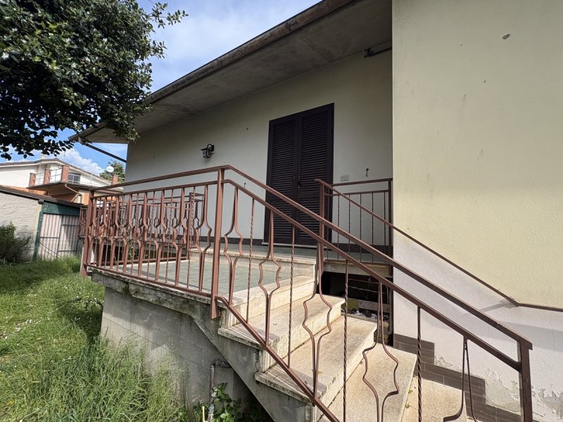 Casa indipendente a Barga