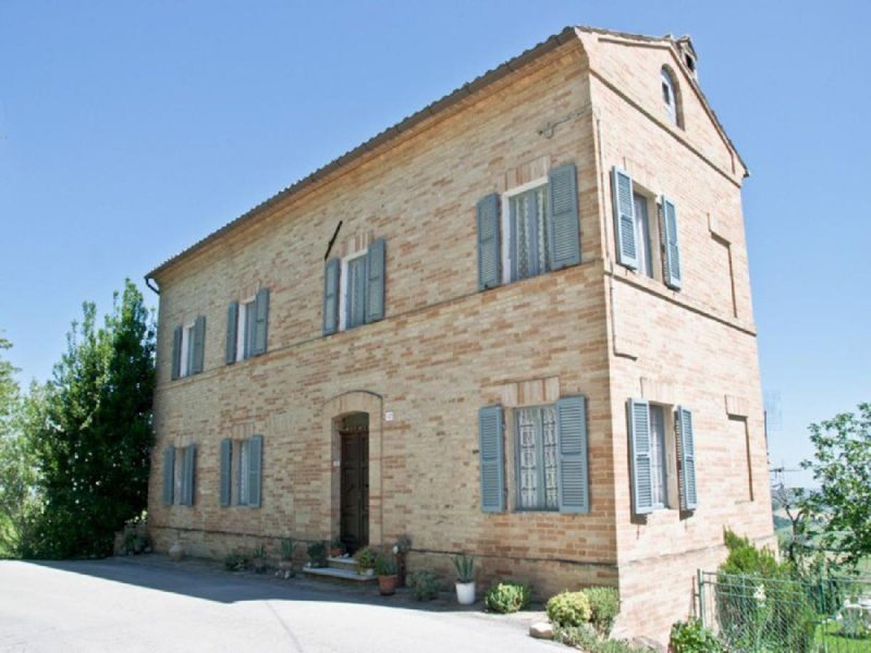 Casa independiente en Monte Vidon Corrado