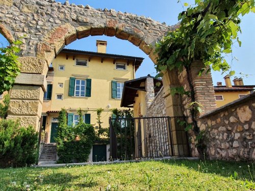 Historiskt hus i Verona