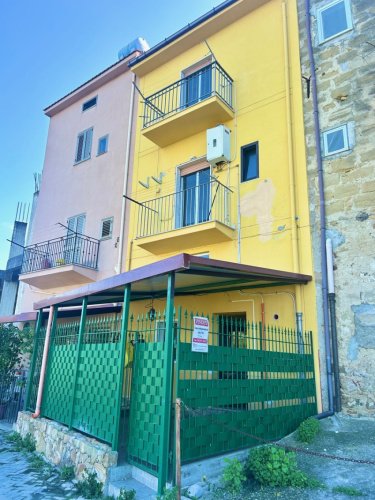 Detached house in Lascari