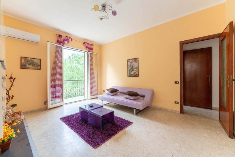 Wohnung in Campofelice di Roccella