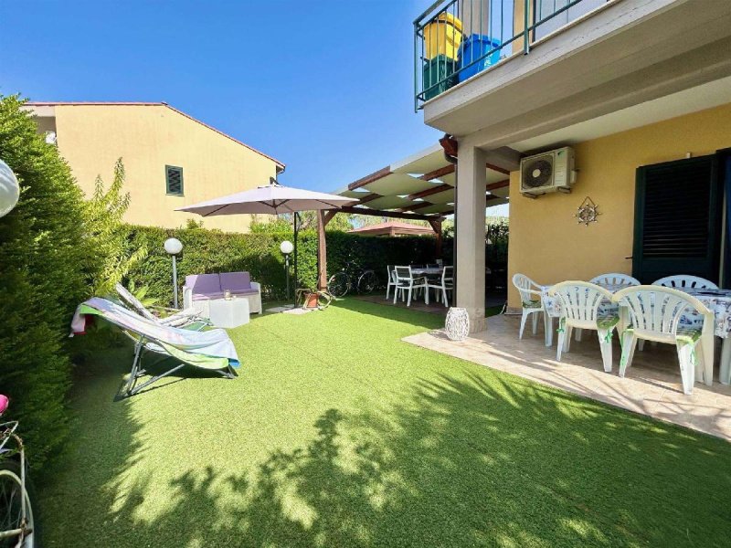 Apartamento en Campofelice di Roccella