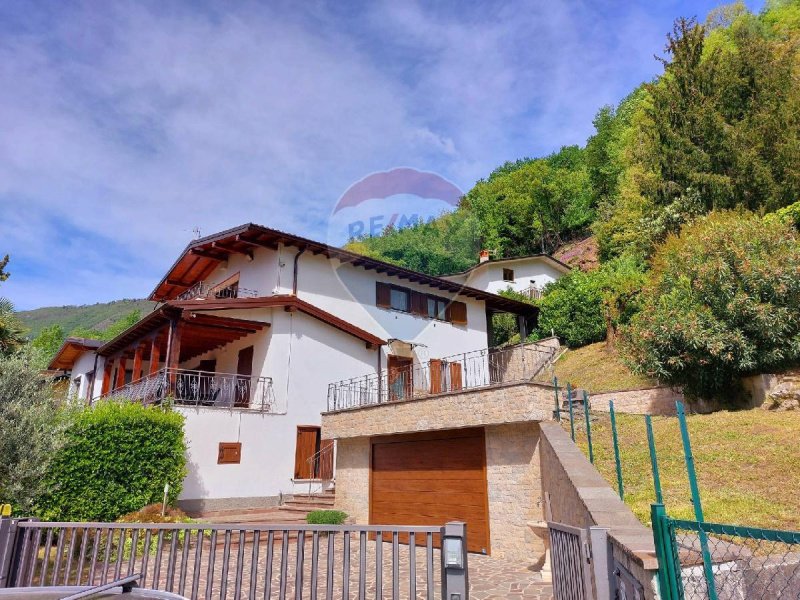 Detached house in Endine Gaiano