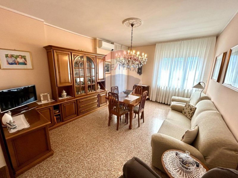 Apartamento em Costa Volpino