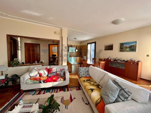 Apartamento em Costa Volpino