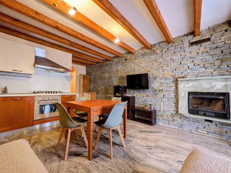 Apartamento en Costa Volpino