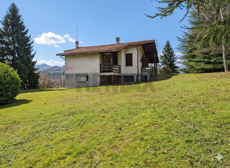 Einfamilienhaus in Solto Collina