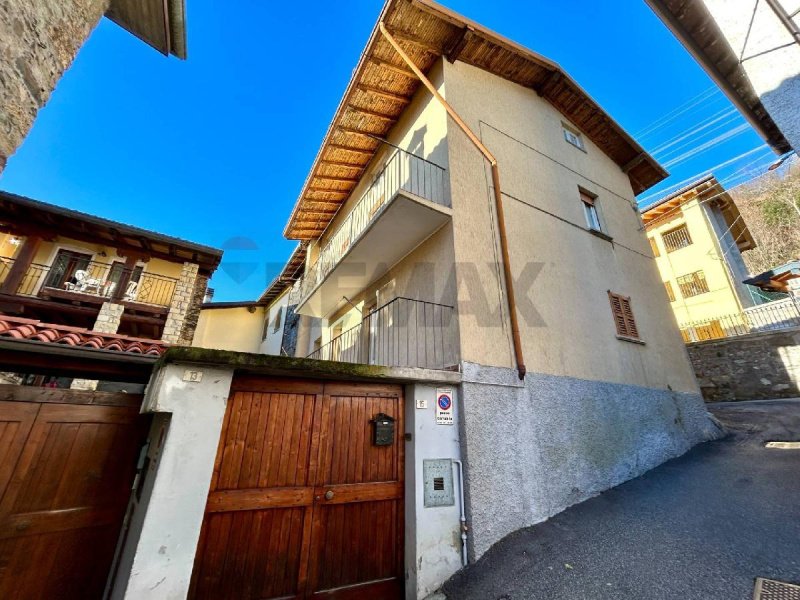 Einfamilienhaus in Costa Volpino