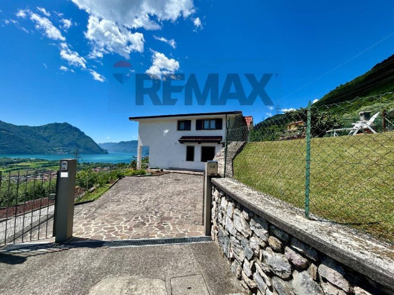 Appartement à Costa Volpino