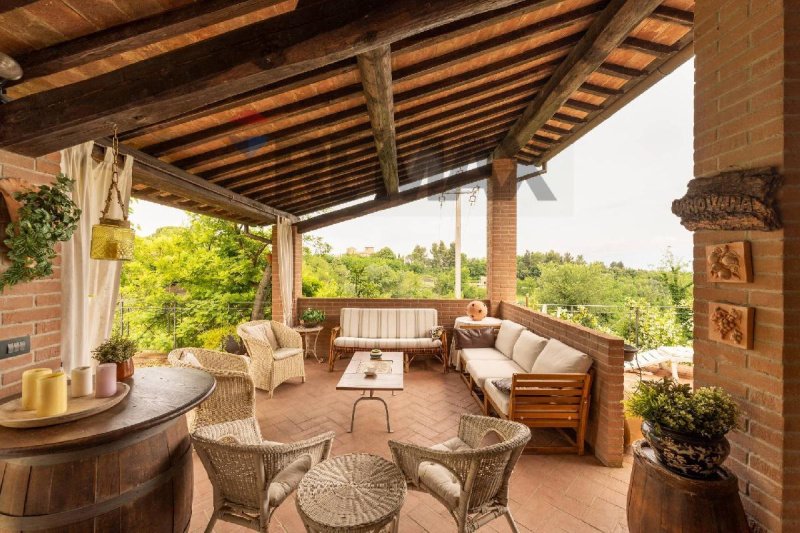 Casa di campagna a Crespina Lorenzana