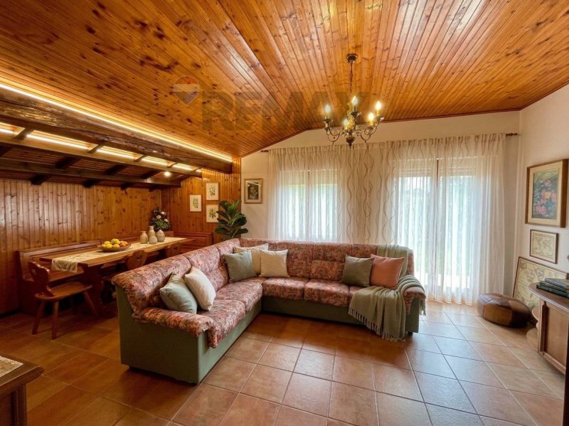 Apartamento em Costa Volpino