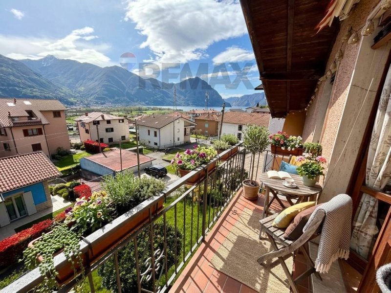 Apartamento em Costa Volpino