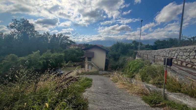 Maison individuelle à Isola del Liri