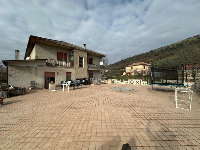 Особняк в Бовилле-Эрника