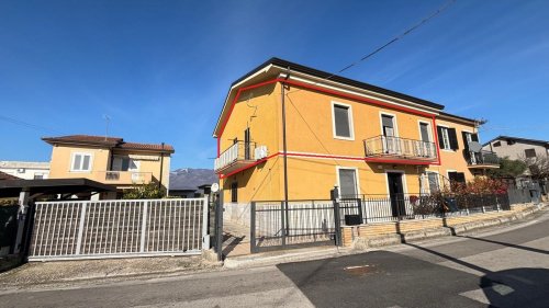 伊索拉-德尔利里公寓