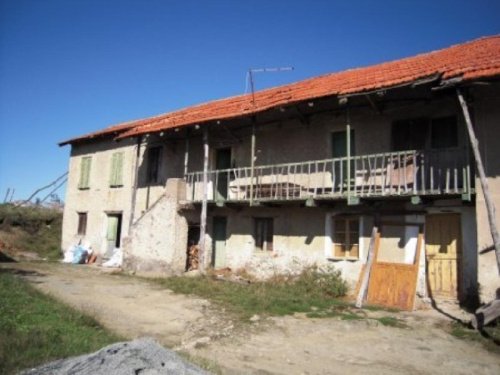 Bauernhaus in Giusvalla