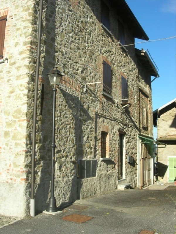 Casa geminada em Mioglia