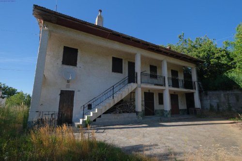 Casa geminada em Mioglia