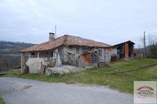 Klein huisje op het platteland in Millesimo